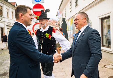 Povorka ob dnevih narodnih noš in oblačilne dedščine (109)